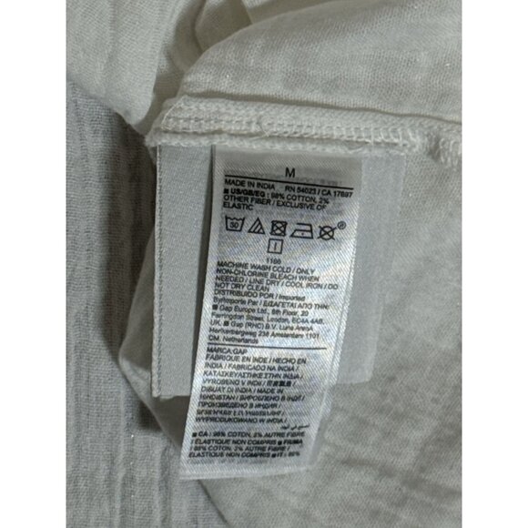 Gap Size M Womens White Sleeveless Top With Metallic Threading  Ruffle neckline - Picture 8 of 10